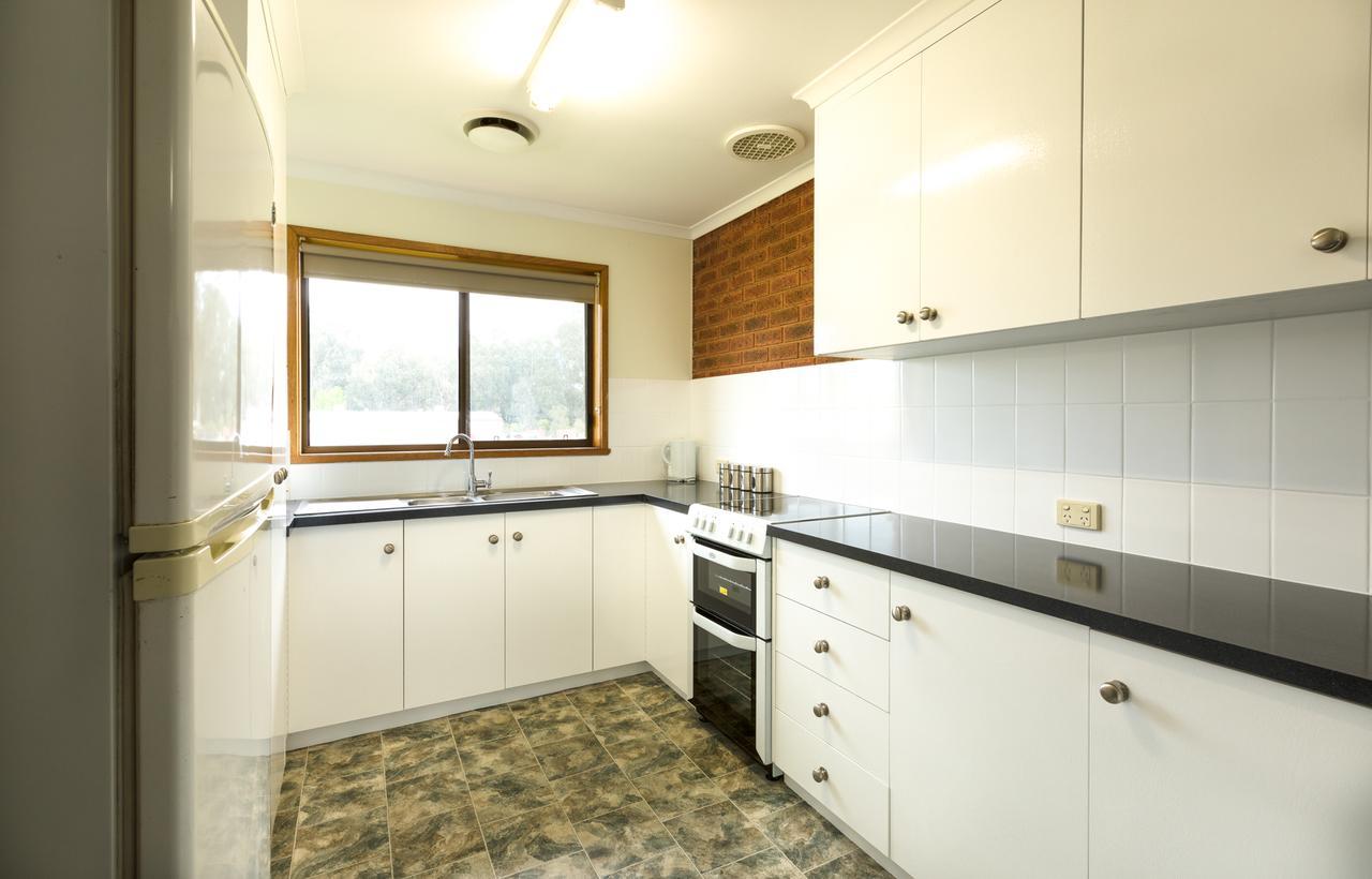 וואנגארטה Advance Motel מראה חיצוני תמונה